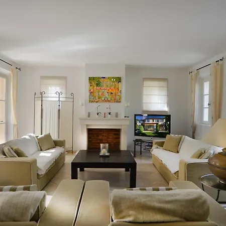 Βίλα Tropez Villa, In A Private And Closed Domain *