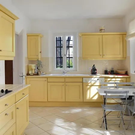 Villa Tropez Villa, In A Private And Closed Domain *